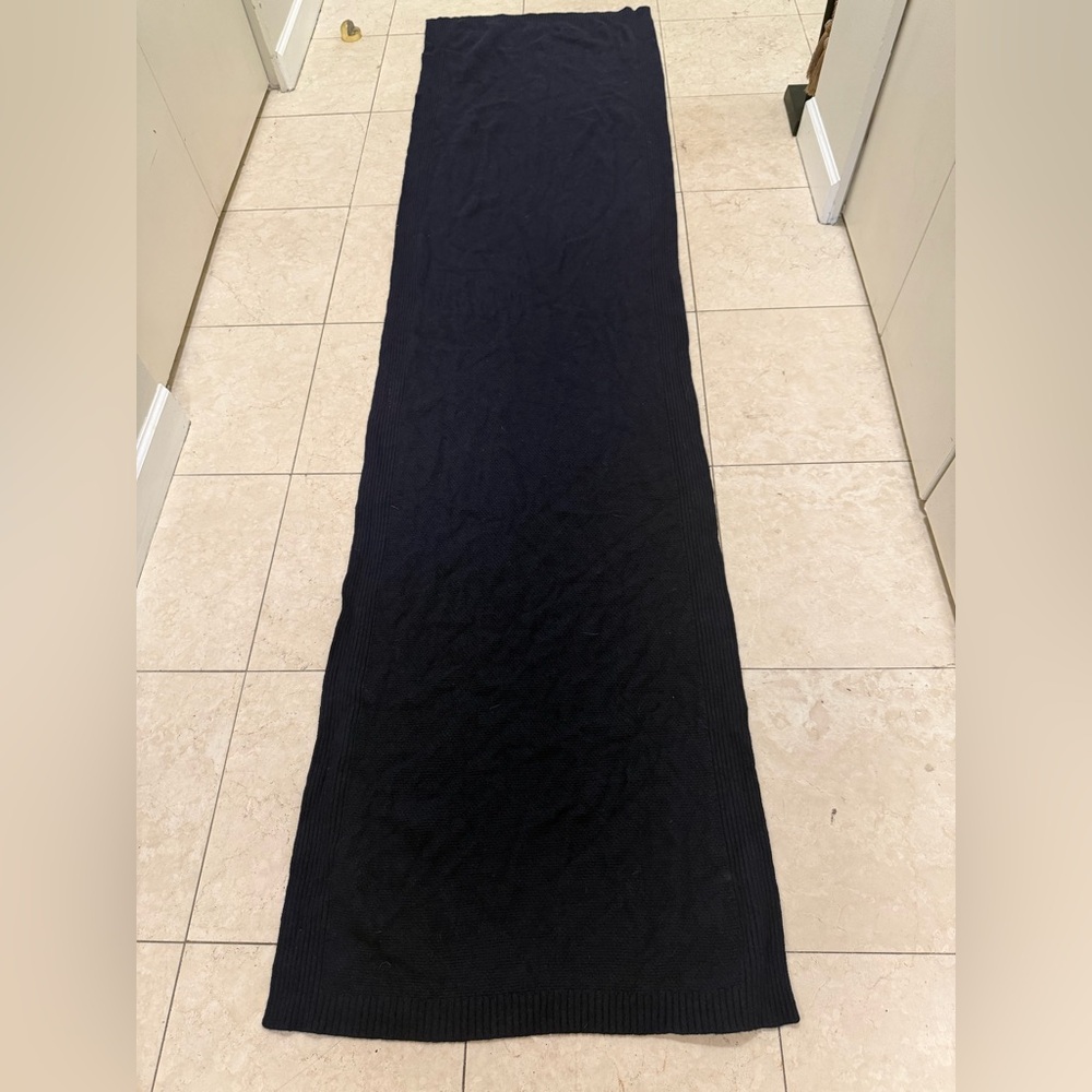 💙Banana Republic Navy Blue Scarf💙 - Picture 7 of 8